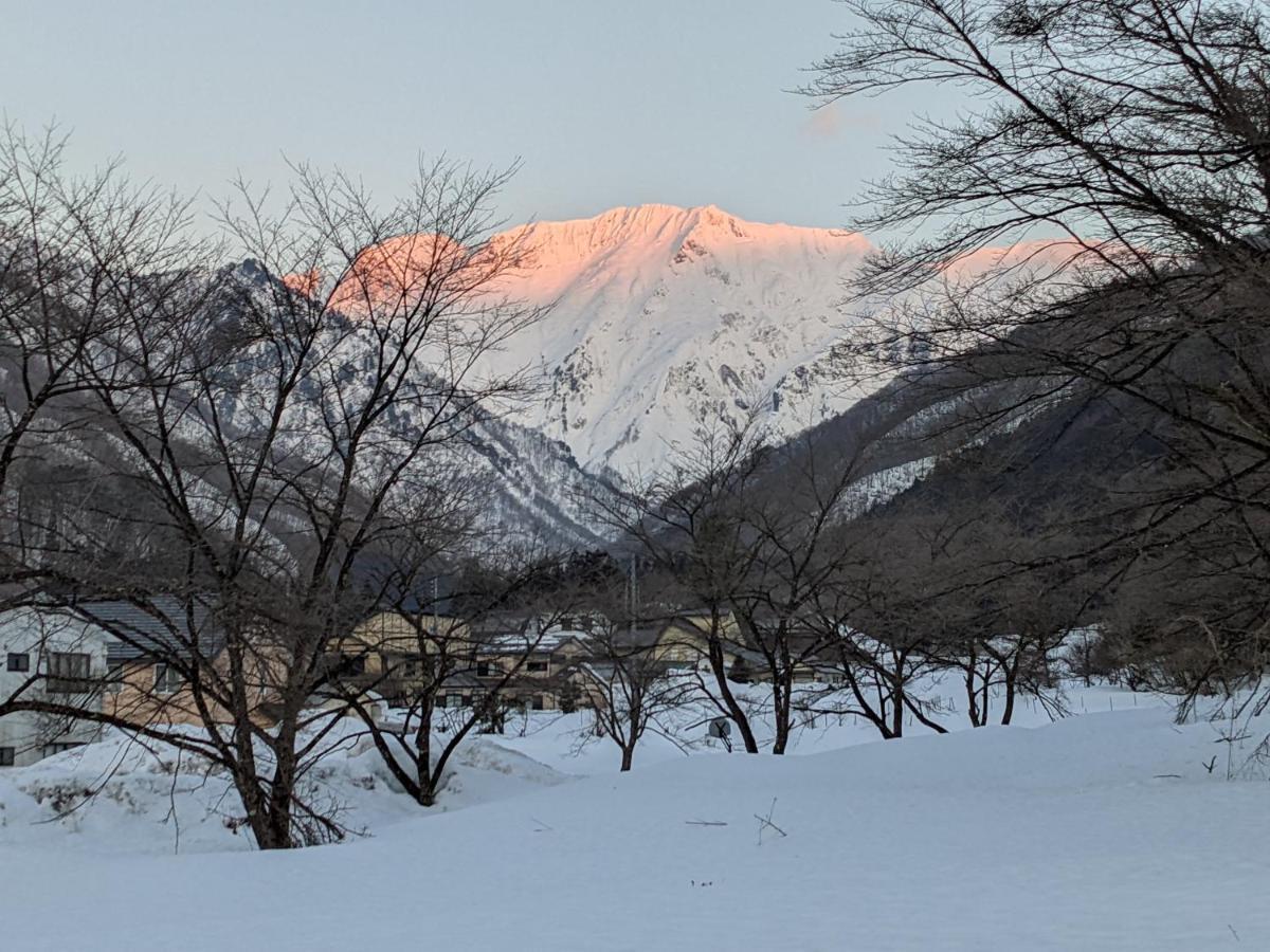 Tanigawa Valley Lodge & Coffee Roastery Minakami Exterior foto